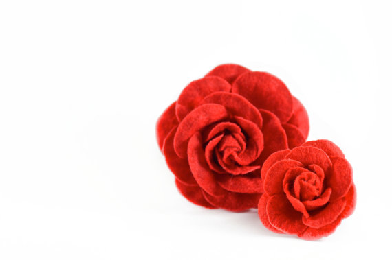 Hochzeit - Red Dog Collar Flower