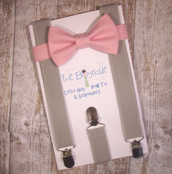 Свадьба - Pink Bow Tie and Grey Suspenders, Toddler Suspenders, Baby Suspenders, Ring Bearer, Petal, Peony, Carnation, Medium Pink