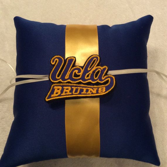 Hochzeit - UCLA Bruins Ring pillow