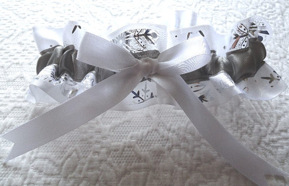 زفاف - Silver Snowflakes and White Satin Garter-Perfect For Your Winter Wonderland Wedding