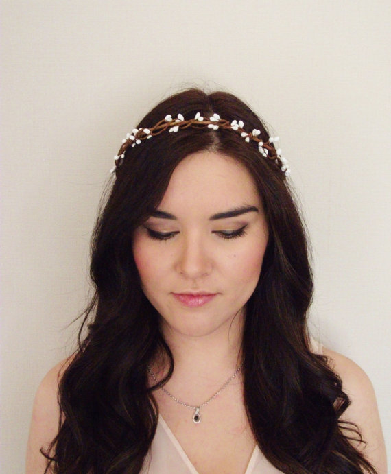 Свадьба - White Rustic Woodland Pip Berry Vine Crown - Floral Headband, Floral Crown, Festival, Floral Wreath, Wedding, Bridal, Bridesmaid Crown