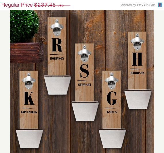 Свадьба - Set of 5 Wood Bottle Opener - Wall Mounted Bottle Opener - Groomsmen Gift - Family Initial (1225x5)