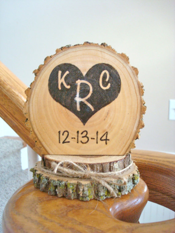 Mariage - Wedding Cake Topper Rustic Wood Personalized Heart Initials and Date