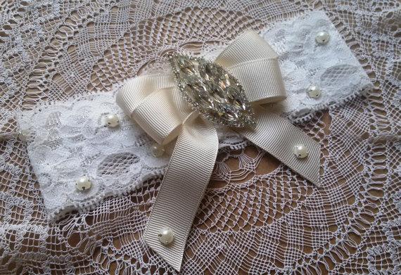 Hochzeit - Wedding leg garter, Wedding Garter Set, Ivory Lace Garter Set, Bridal Garter Accessory, Wedding Accessory, Bridal Accesso