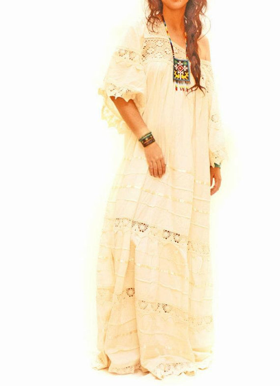 Wedding - Romance Mexican Natural Crochet Lace Maxi Dress Vintage Excellent Condition chic Bohemian wedding dress
