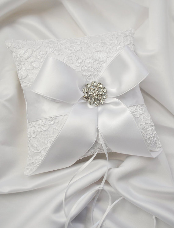 زفاف - White Vintage Lace Ring Bearer Pillow - White Alencon Lace Wedding Ring Bearer Pillow