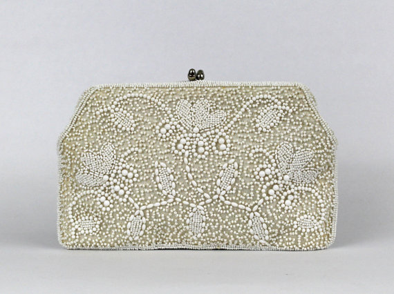 زفاف - Ivory Beaded Clutch - Floral Beaded Wedding Handbag - Vintage 1960s White Beaded Evening Bag