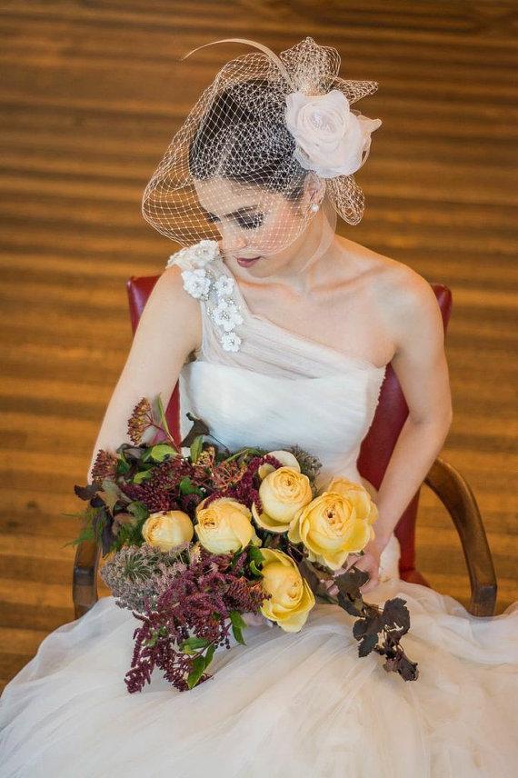 زفاف - Birdcage Veil with Double Rose Fascinator, Wedding Veil, Bridal Headpiece, French Wedding Veil