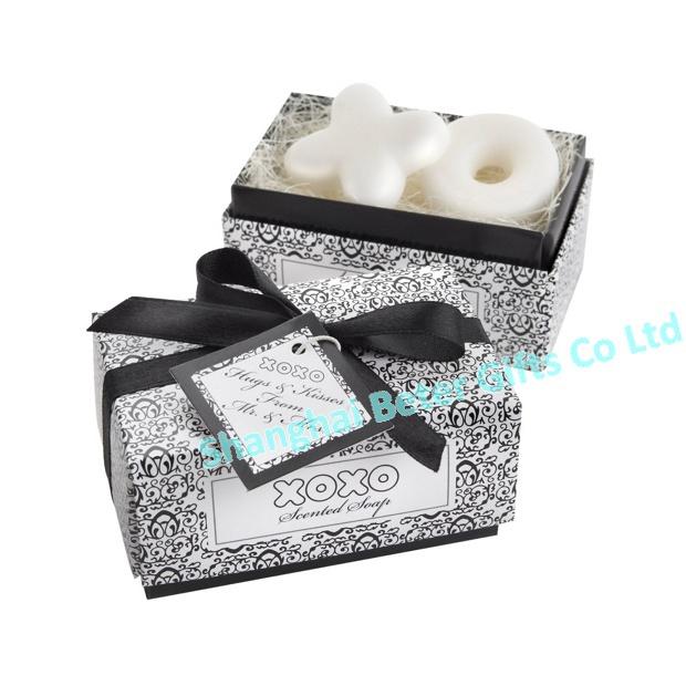 Свадьба - Wedding return gifts XZ014 Hugs and Kisses from Mr and Mrs Soaps from Reliable soap moisturizer suppliers on Shanghai Beter Gifts Co., Ltd. 