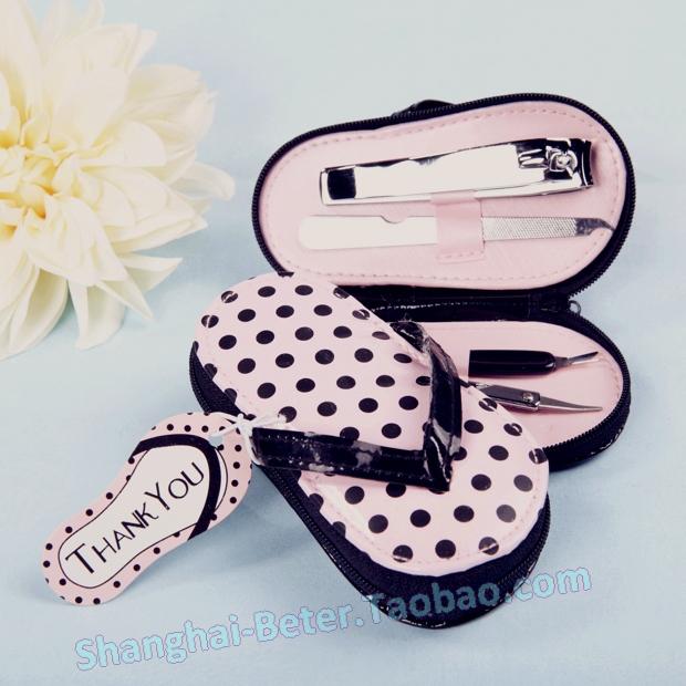 Mariage - Free Shipping 50set Wedding Gift Flip Flop Pedicure Set ZH008 party Gift and Wedding Favor from Reliable favor wedding suppliers on Shanghai Beter Gifts Co., Ltd. 