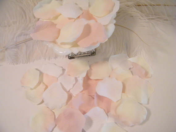 Mariage - Bulk Rose Petals / Special Blend Blush, White, Cream with pink tips / 1000 / Artifical / Wedding, Flower Girl Basket Petals, Craft Supplies