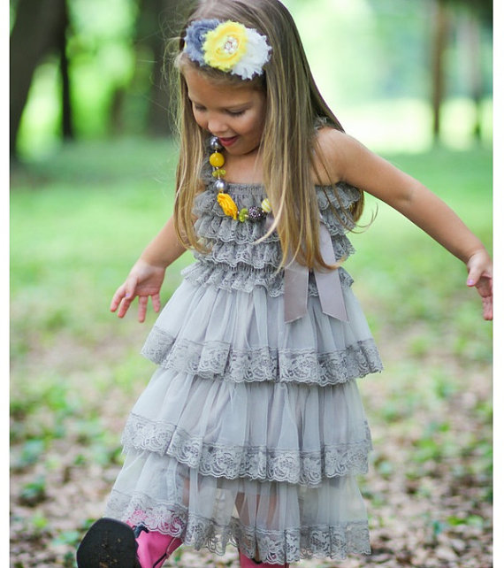 Mariage - Gray Flower Girl Dress- 1st Birthday Dress-Flower Girl Dresses-Dress- Lace dress- Rustic Girls Dress- Baby Lace Dress- Junior Bridesmaid