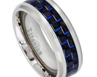 Mariage - Titanium ring, carbon fiber mens wedding ring,mens jewelry, mens gift,  men band, titanium wedding band,  mens engagement ring