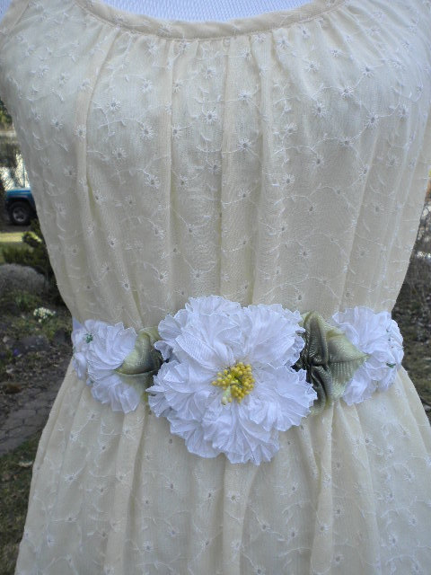 زفاف - Bridal White Pleated Ribbon Flower Hatband Sash