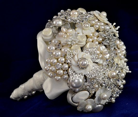 Hochzeit - MEDIUM Pearl Brooch Bouquet - By Blue Petyl - Bridal Bouquet - Wedding Bouquet