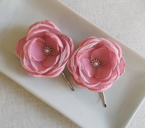 زفاف - Dusty pink fabric flower in handmade, Bridesmaids hair accessory, Flower Girls hair pin clip, Shoe clip, Bridal hair, Wedding, Birthday gift