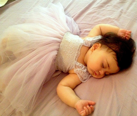 زفاف - Lavender flower girl dress French lace and silk tulle dress for baby girl lavender princess dress lavender tutu dress
