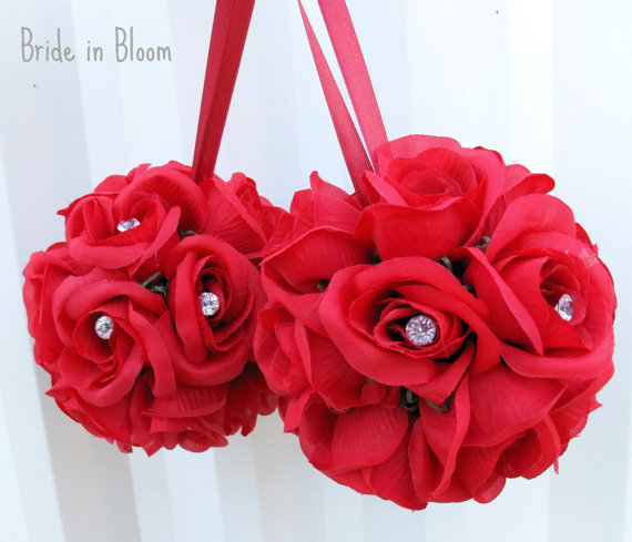 Свадьба - Wedding flower balls - SALE - Red pomander Flower girl kissing ball Wedding decorations Bridesmaid bouquets