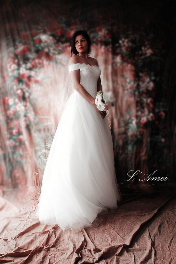زفاف - Affordable Princess Style Tulle Ball Gown Wedding Dress Classical Simple Off Shoulder Design