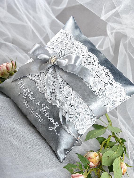 زفاف - Lace Ring Bearer Pillow, Grey Wedding Pillow , Ivory Grey Wedding Pillow , Custom Ring Pillow , 4lovepolkadots