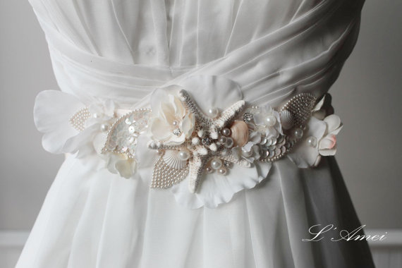 زفاف - Ornately Decorated Starfish and Seashell Beach Wedding Sash Bridal Belt on Embroidered Lace Flower Underlay