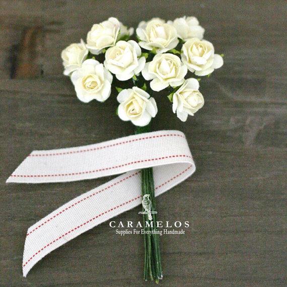 Mariage - 36 Miniature Ivory Paper Roses Flowers