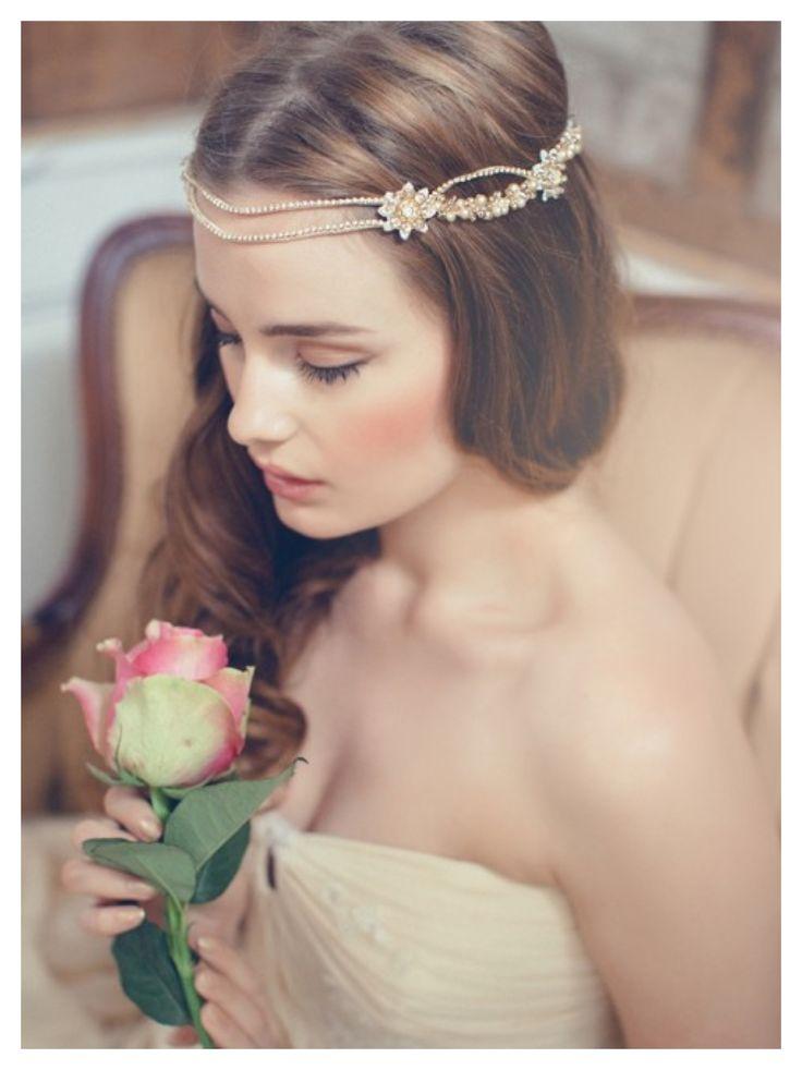 Hochzeit - 15 Wedding Hairstyles With Exquisite Headpieces By Jannie Baltzer