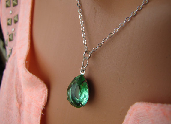 Свадьба - Peridot Green Glass Jewel Necklace Sterling Silver Jewelry
