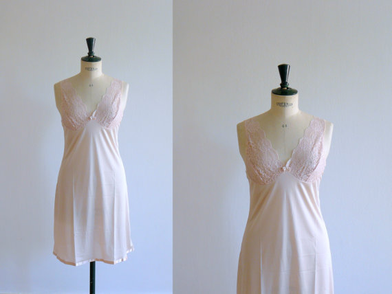زفاف - Vintage slip dress. lace slip dress. 80s pale pink lace slip dress. deadstock lingerie
