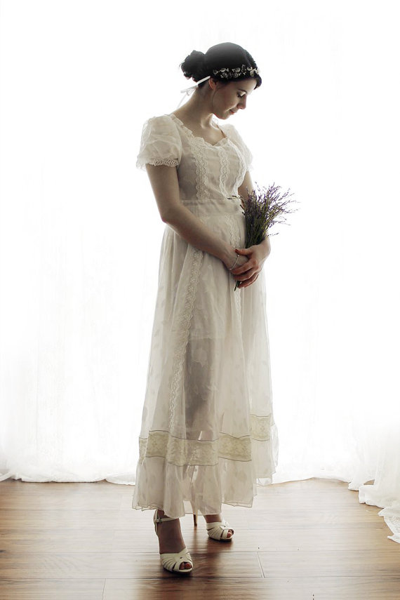 Hochzeit - Custom Made Retro Design White Floor Length Chiffon Lace Wedding Dress