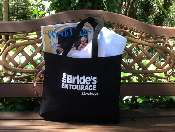 Свадьба - Bridesmaid Tote Bag, Bachelorette Bags, Bride's Bag, Personalized Bag, Wedding Day Tote Bags, Destination Wedding Bag, Girls Weekend Tote
