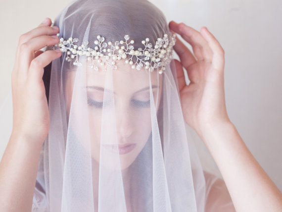 Hochzeit - Bridal Hair Accessories, Pearl Crystal Headband, Pearl Bridal Halo, Pearl Bridal Headpiece, Pearl Wedding Hair Accessories, Hair Wreath
