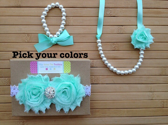 زفاف - Custom pearl, ribbon and shabby chic flower necklace and bracelet set, bridesmaid gift, flower girl gift, little girl jewelry, adult jewelry