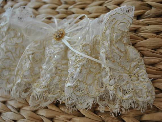 Свадьба - Ready To Ship, Gold Lace Garter, Wedding Garter, Lace Garter, Bridal Garter, Eyelash Lace Garter