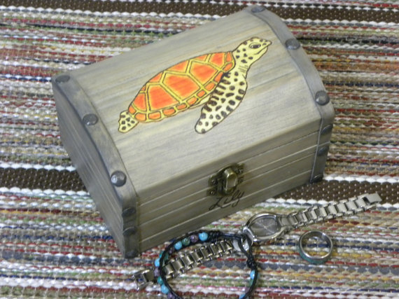 Hochzeit - Personalized Sea Turtle Treasure Chest Keepsake Box Medium size 6." Length it is hand illustrated with weathered wood Finish