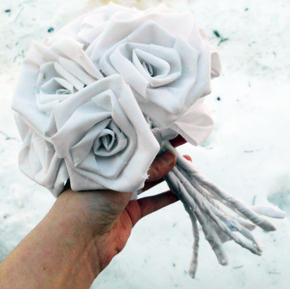 Hochzeit - White Rose Bouquet, Cotton Roses, Rustic Wedding Bouquet, Wedding Bridal Bouquet, cotton bouquet, rose centerpiece, rustic wedding decor