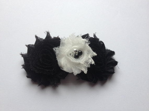 Mariage - DOG FLOWER COLLAR - Black and white pet flower, dog bow, fancy pet fashion, photo prop, slip on collar