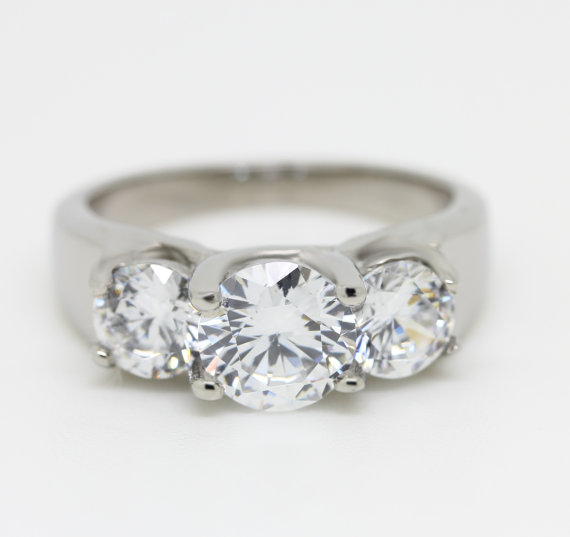 زفاف - ON SALE! Trellis lab diamond 3 stone trilogy ring in titanium or whote gold - engagement ring