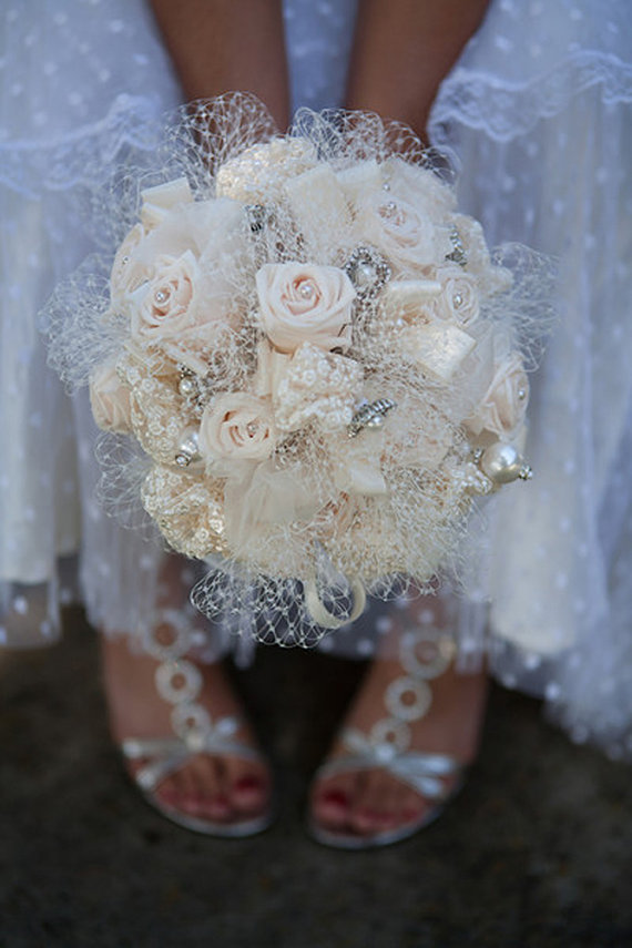 Свадьба - DEPOSIT for Real Rose  with Brooch Vintage Victorian Andrea Bridal Bouquet