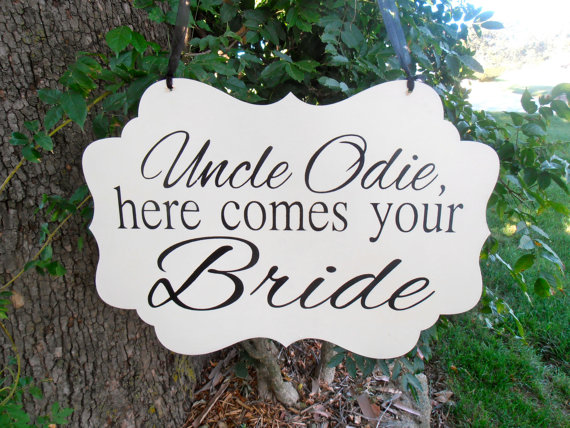Hochzeit - Here comes your bride 2 sided Wood Sign Double sided sign Decoration Here comes the bride Ring bearer Flower girl