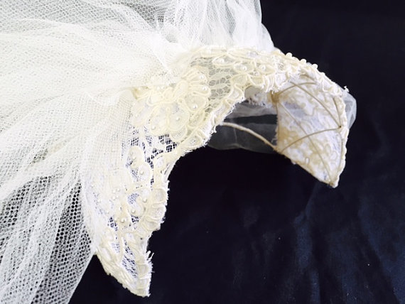 Hochzeit - Vintage 1950s wedding veil and headpiece