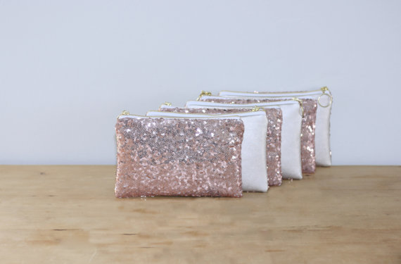 Свадьба - Sparkly Pink Sequin Bridesmaid Gift Set / Leather Bachelorette Favors - Blush Pink Sequins and Metallic Champagne Leather Wedding Clutch