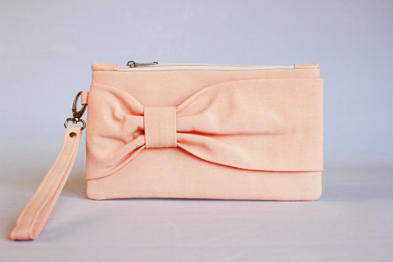 Свадьба - Promotional sale   - -Peach,Bow wristelt clutch,bridesmaid gift ,wedding gift ,make up bag,zipper