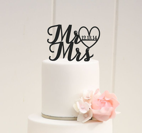 زفاف - Mr and Mrs Wedding Cake Topper with Wedding Date - Custom Cake Topper