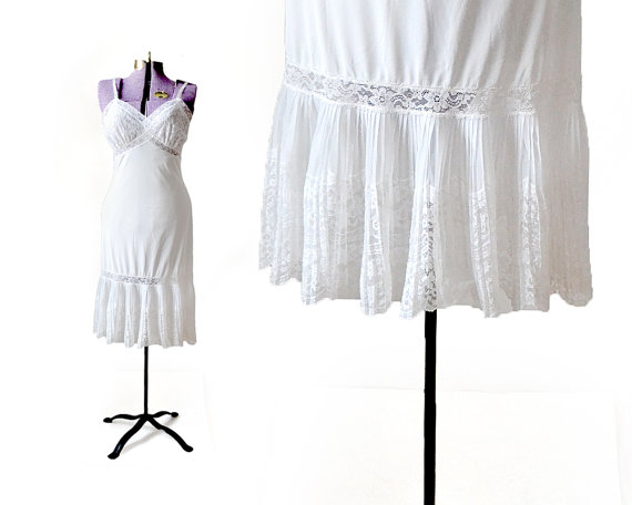 Hochzeit - Van Raalte Slip / 32 Full Slip  / 1950s White Slip / 50s Lace Slip Accordian Sleepwear and Intimates / Womens Clothing Lingerie Opaquelon
