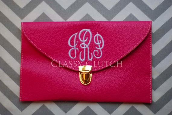 Свадьба - Monogrammed Gifts  Envelope Purse Envelope Clutch Hot Pink Clutch Monogrammed Clutch Personalized Gifts Sorority Gift Bridesmaid Gift