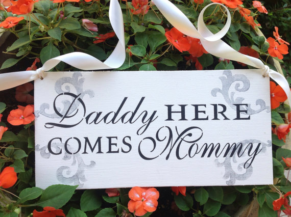 Hochzeit - Daddy here comes Mommy, here comes the bride, ring bearer sign, silver and ivory