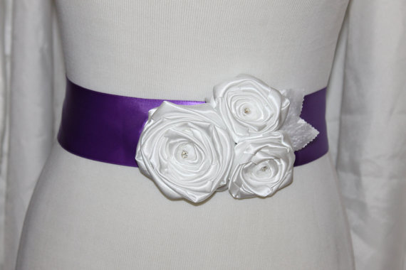 Свадьба - Bridal Flower Sash, Purple, Bridesmaids, Eggplant, Plum, Flower Bridal Sash, Ribbon Sash, Wedding Sash, Wedding Belt