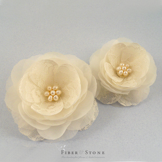 Mariage - Lace Wedding Hair Flowers Ivory Wedding Headpiece Pure Silk Hair Piece Ivory lace Bridal Headpiece Freshwater Pearl Wedding Hair Accessories