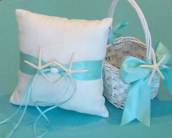 Mariage - Beach Wedding Linen Ring Bearer Pillow & Basket w/ Sand Dollars or Starfish and 7 Ribbon Choices